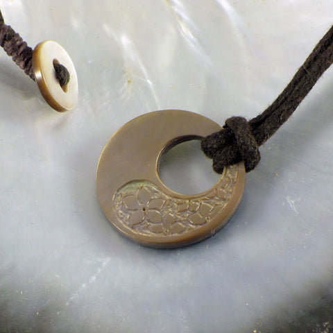 Black Pearl Havaiki Pendant Necklace