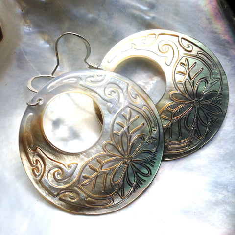 Maita'i Black Pearl Shell Earrings